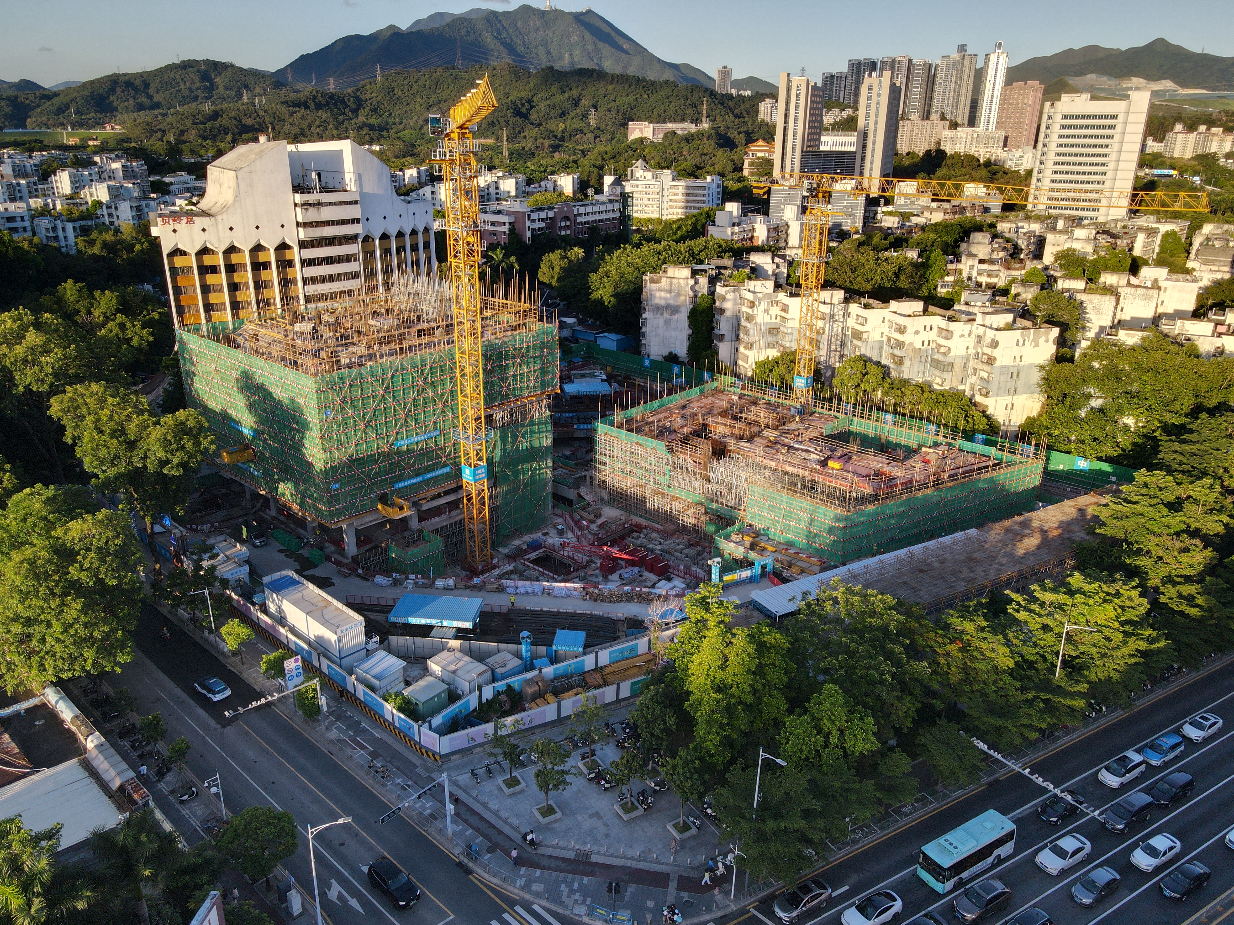 【深圳分公司】20230710【消息】一馆一中心项目收到罗湖区工务署表扬信+一馆一中心项目航拍图.jpg 【深圳分公司】20230710【消息】一馆一中心项目收到罗湖区工务署表扬信+一馆一中心项目航拍图.jpg